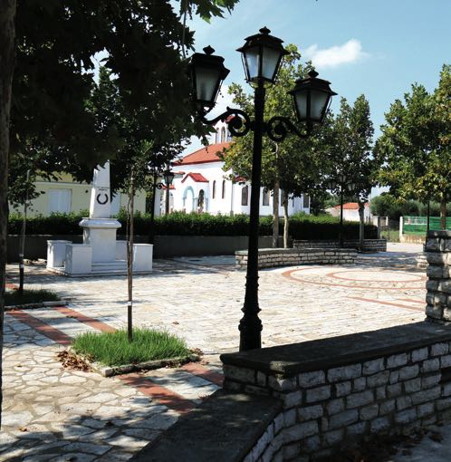 Πλατεία στο Λιμνοχώρι